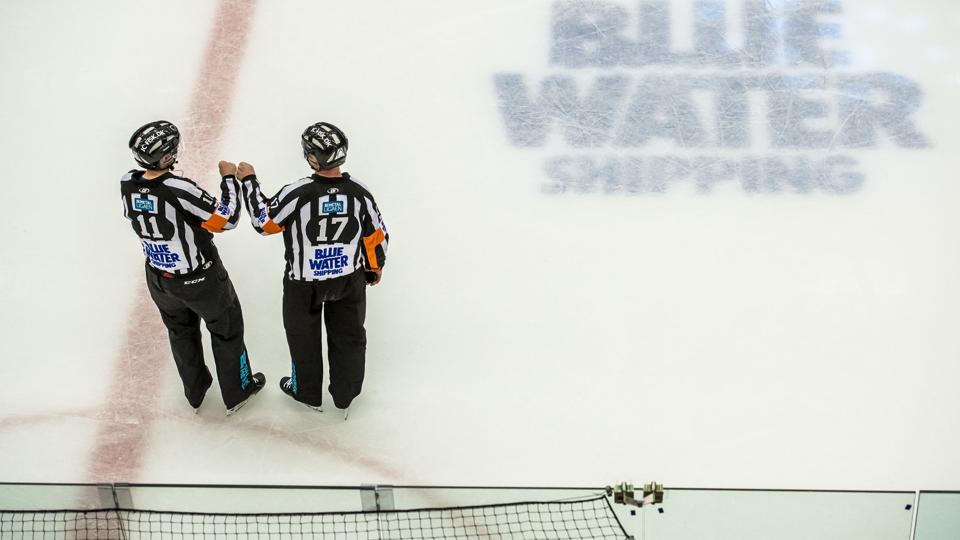 Daniel Madsen fra Aalborg Pirates er ikke imponeret over dommerne hidtil i slutspillet. Arkivfoto: Martin Damgård