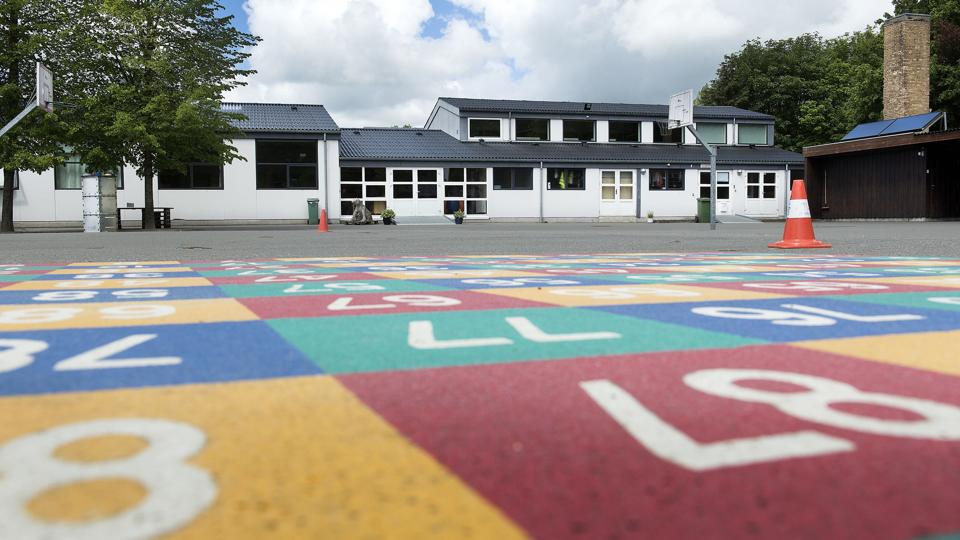 Skolen i Blære (billedet) bliver nedlagt fra næste skoleår. Det samme gælder skolerne i Strandby og Overlade. Arkivfoto