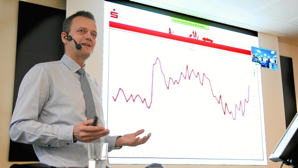 2016 har været et rigtig godt år for Sparekassen Thy med et koncernresultatet på 124 mio. kr. før skat. Dermed er sparekassen over sit hidtil bedste år - 2006. Det var før finanskrisen. Her ses sparekassedirektør Ole Beith ved præsentationen af årsregnskabet for 2015 - for et år siden. Arkivfoto