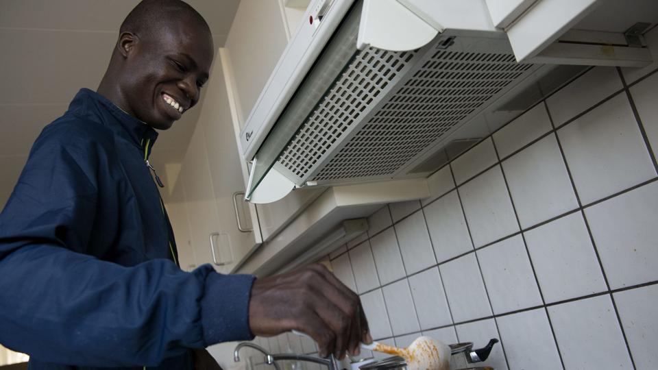 Gouny fra Elfenbenskysten taler ikke engelsk - og ingen andre på centret taler fransk, så han føler sig ret isoleret.