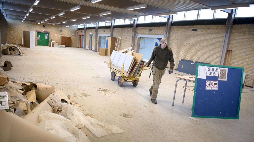 Øster Jølby Børnehus skal indrettes i den nedlagte overbygning på Øster Jølby Skole, hvor håndværkerne er i fuld gang med ombygningen. Foto: Bo Lehm <i>Bo Lehm</i>