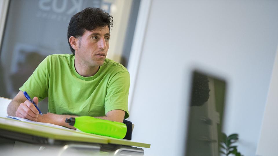 Nader iransk flygtning er på skolebænken i Aalborg. Foto: Henrik Bo <i>Foto: Henrik Bo</i>
