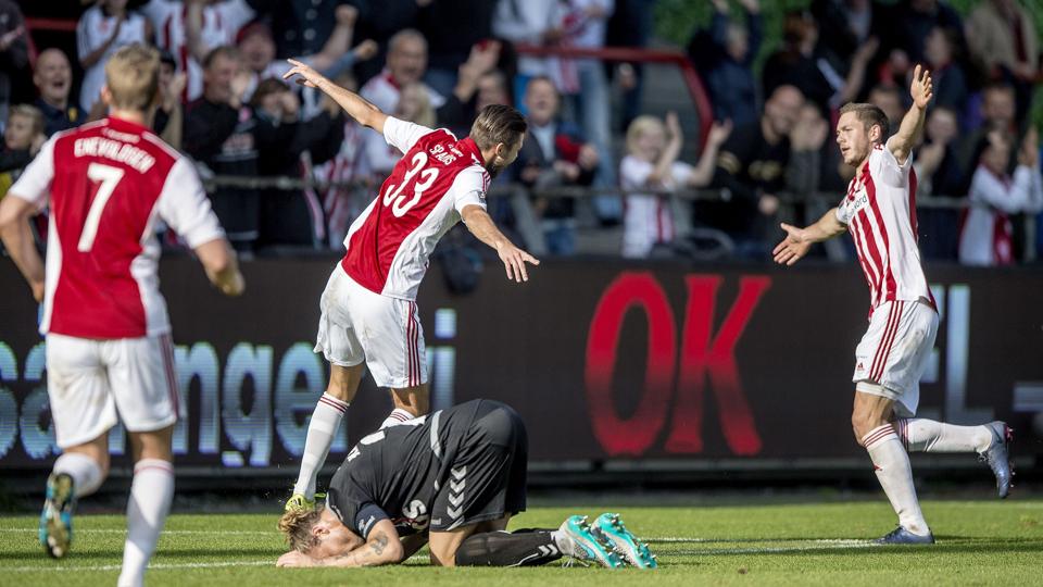 Henrik Dalsgaard (til højre) har efter al sandsynlighed kun to kampe tilbage i AaB-trøjen. Arkivfoto: Henrik Bo <i>Foto: Henrik Bo</i>