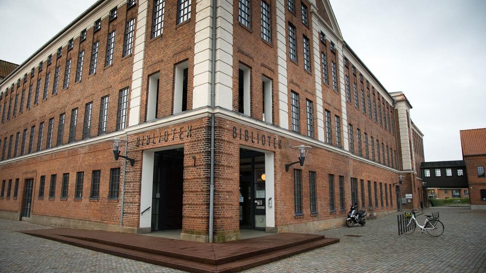 Den åbne rådgivning holdes i et af bibliotekets mødelokaler på 2. sal første torsdag i måneden. Arkivfoto