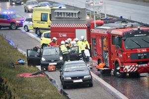 Motorvej: To biler stødte sammen