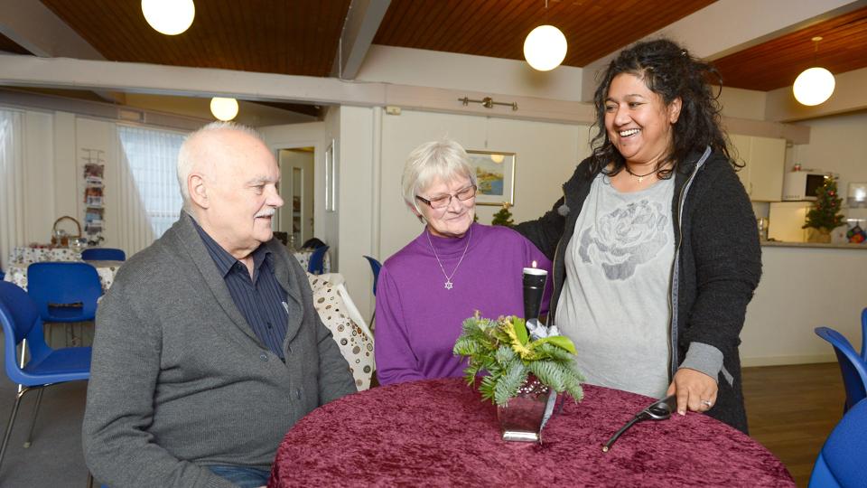 Sammen med Kurt og Mona Søgaard, vil Ruma Aakjær (th) forsøge at samle nogle af de ensomme og hjemløse nordjyder, som ikke har nogen at fejre jul sammen med. Foto:Bente Poder