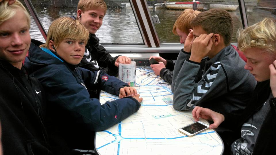 Jetsmark IFs to U15 drenge hold har været til Fodbold Cup i Holland. Privatfoto