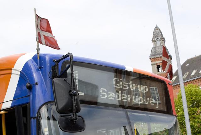 Busser over hele byen kører med flag i dag - ved du hvorfor? Arkivfoto: Grete Dahl