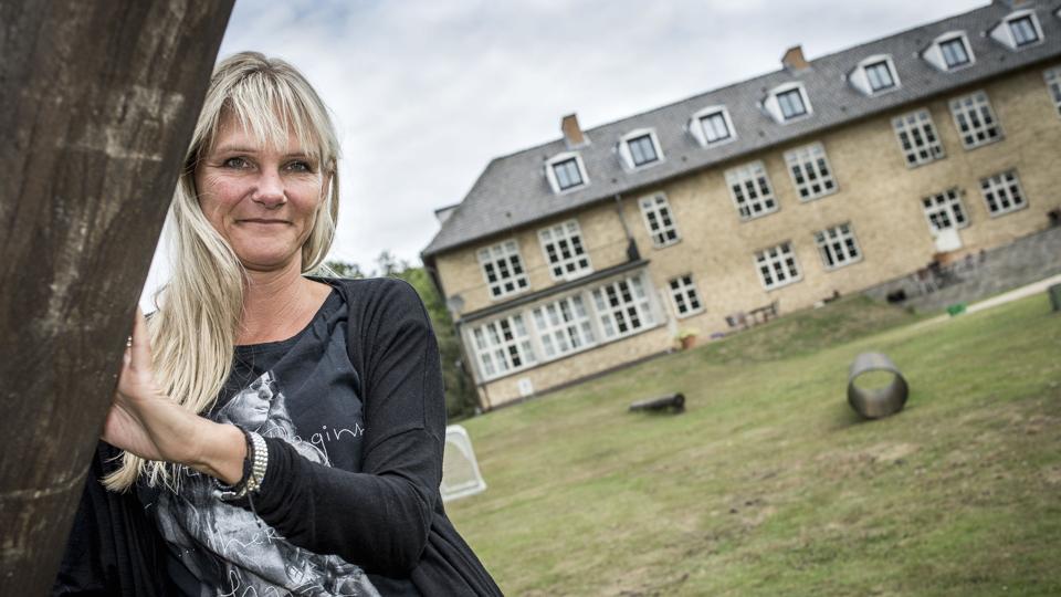 Lise Claesson, forstander på Julemærkehjemmet i Hobro, glæder sig til at få fitnessredskaber etableret ved huset i Østerskoven. Arkivfoto: Martin Damgård