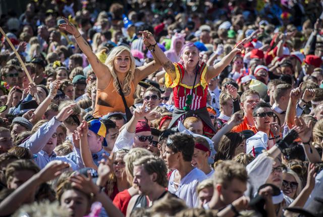 Stadigt flere vil til karneval - derfor må Aalborg Karneval nu kigge efter nye steder at udvide festen til. Arkivfoto: Martin Damgård