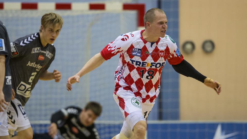 Buster Juul (t.v.) kan her konstatere, at Kasper Irming har scoret for Kolding. Foto: Frank Cilius/Scanpix <i>Scanpix Denmark</i>
