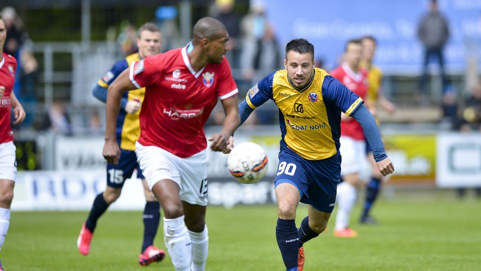 Jean-Claude Bozga sikrede sejren for FC Vestsjælland med et hovedstød kort før slutfløjtet. Foto: Henrik Bo <i>Foto: Henrik Bo</i>