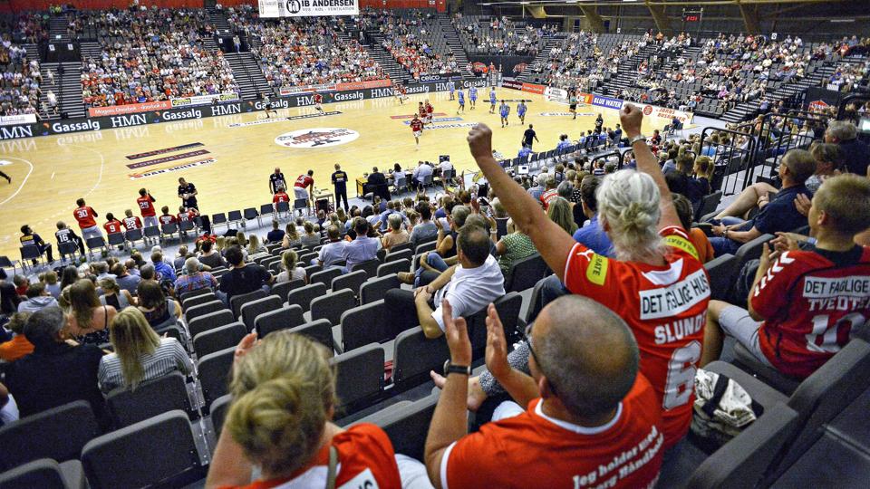 Aalborg Håndbold vandt Jutlander Bank Cup i de nyrenoverede omgivelser. KIF Kolding København blev til sidst besejret efter straffekast. Foto: Claus Søndberg