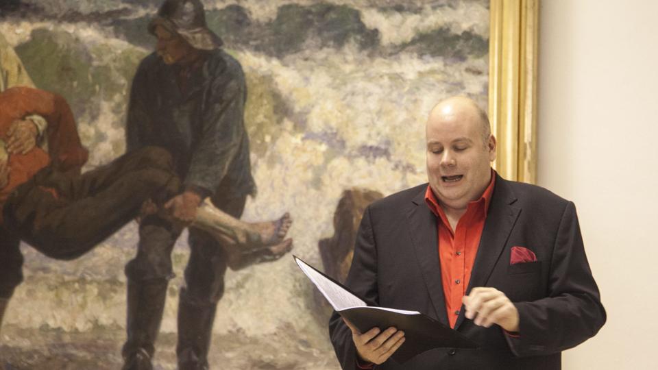 Scenen i rododendronparken indvies officielt onsdag 20. maj klokken 18 og Jens-Christian Wandt synger ved indvielsen - han ses her på Skagens Museum.