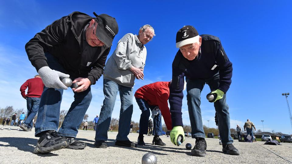 Der spilles jævnligt petanque på Elsøvejens baner. Men den 21. august skal der for første gang nogensinde afholdes Morsø Mesterskab i Petanque. Arkivfoto: Ole Iversen