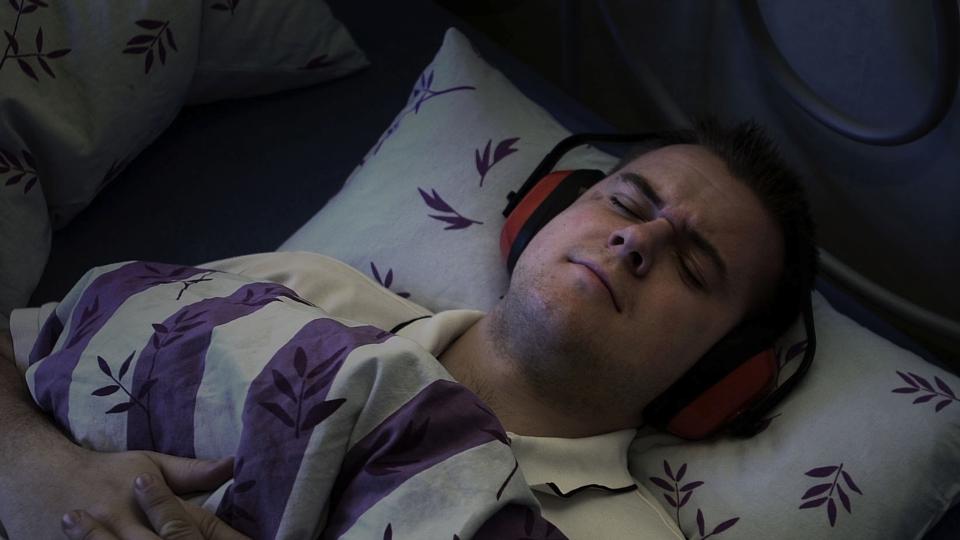 Høreværn kan være den eneste løsning, hvis man vil være helt sikker på at sove trygt og roligt hele natten uden frygt for en ivrig nabo, medmindre politiet får dæmpet naboens musik. Arkivfoto: Jens Frandsen