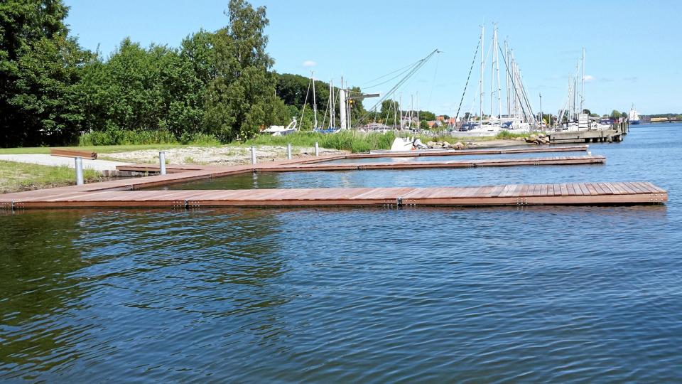 Den nye bådebro vises frem, først officielt for særligt indbudte, siden for alle, der har lyst. Privatfoto