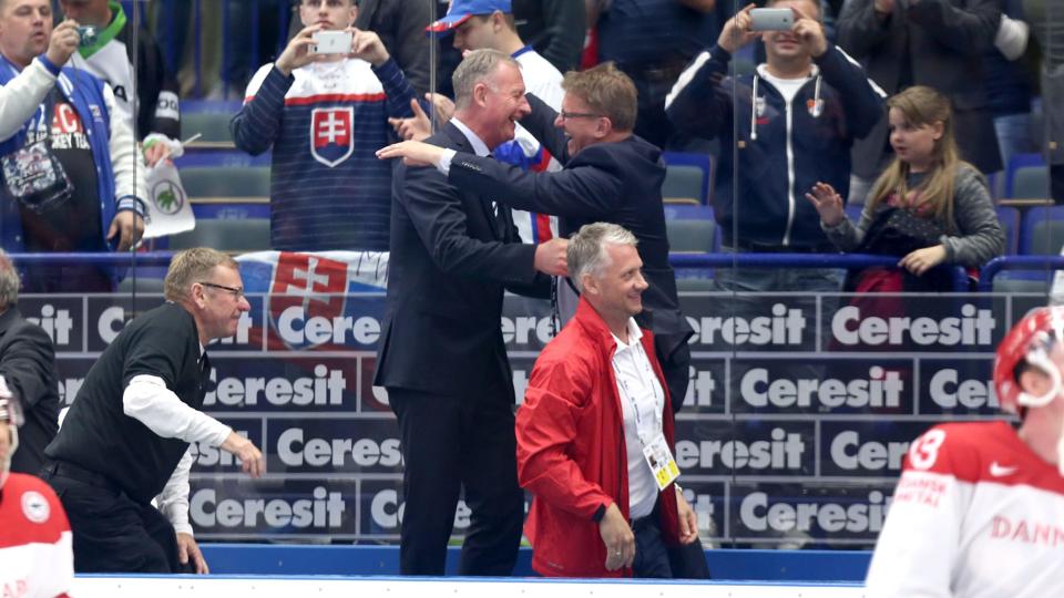 Det danske ishockeylandshold kan juble igen søndag aften. Sloveniens nederlag til USA betyder, at Danmark bliver i a-gruppen. Foto: Jan Korsgaard/Scanpix <i>Scanpix Denmark</i>