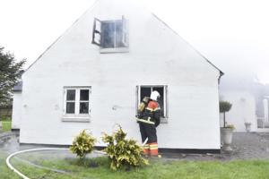 Hus raseret af voldsom brand