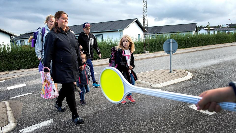 I forbindelse med skolestart patruljerer Nordjyllands Politi ved skolevejene rundt omkring i Nordjylland fra uge 33 til 35. Arkivfoto