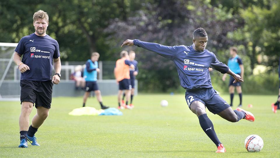 Jonas Dal ser frem til, at Mayron George kommer i kampform for Hobro. Arkivfoto: Torben Hansen
