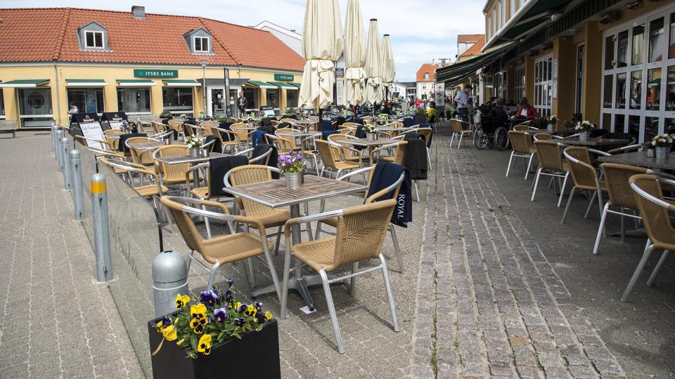 Flere serveringsvirksomheder får mulighed for at gøre deres indtog på Torvet i Løkken. Arkivfoto: Peter Broen