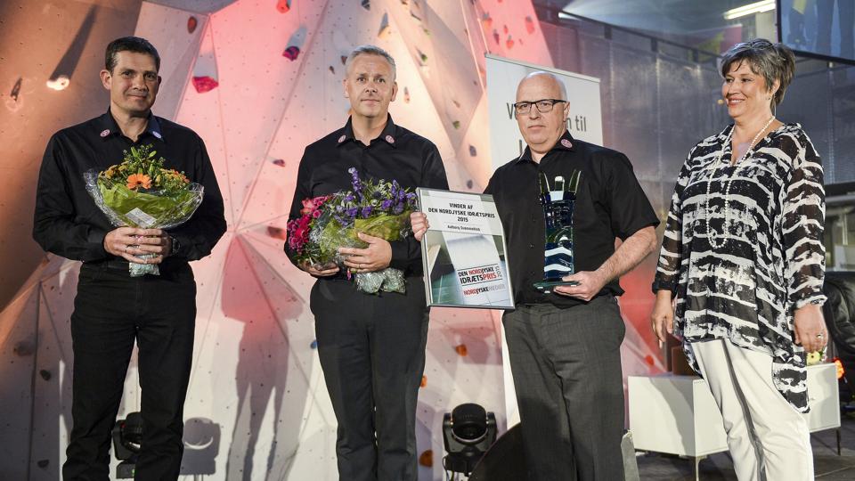 Den NORDJYSKE Idrætspris 2015 blev torsdag givet til Aalborg Svømmeklub. Foto: Henrik Bo <i>Foto: Henrik Bo</i>