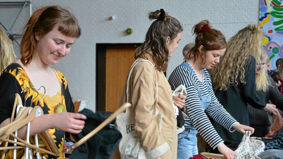 Nyt tøj - helt uden at tære på hverken pengepungen eller miljøet. Smart, ikke? Privatfoto