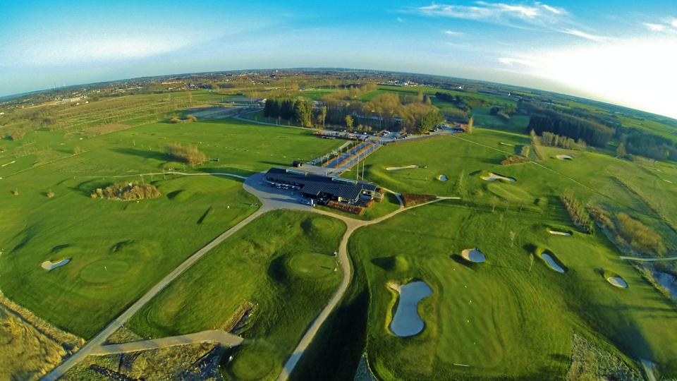Brønderslevs Golfbane set fra oven. På golfens Dag kan interesserede få mulighed for at prøve sporten. Privatfoto