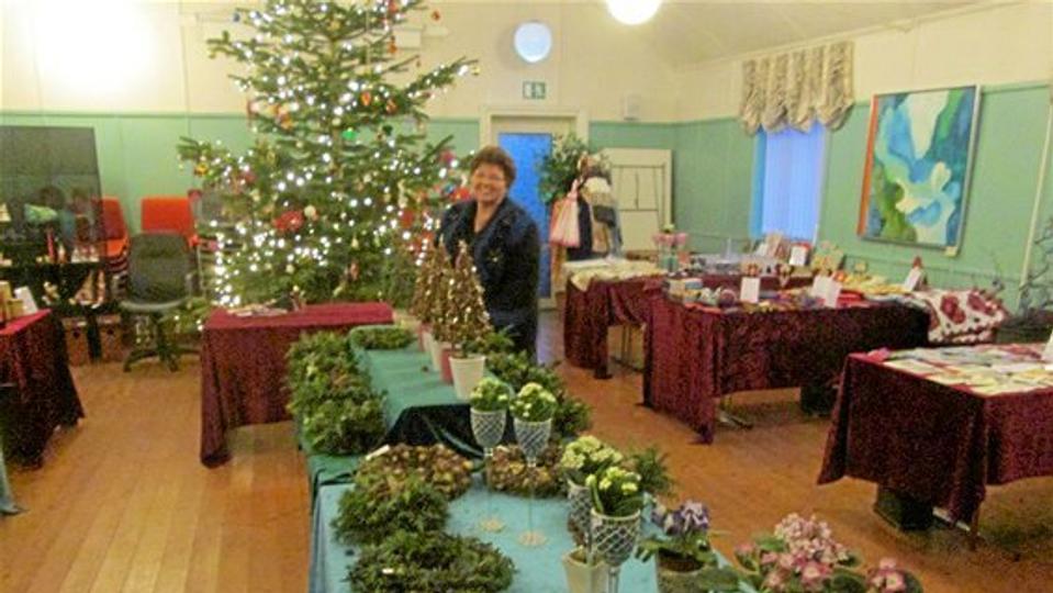 Grethe Hostrup - gør klar til weekendernes julemarkeder.