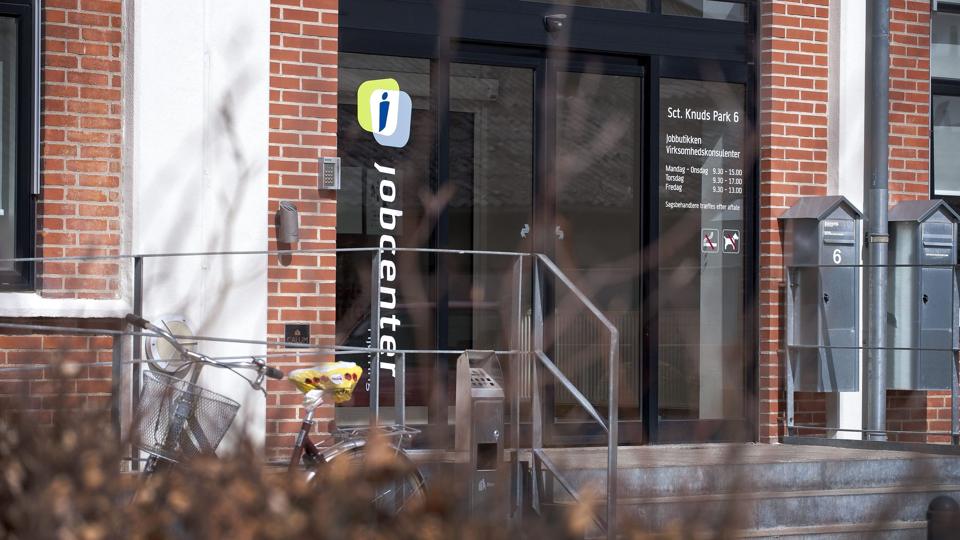 Langt over 1000 menneskerer gennem det sidste års tid gået ind af døren til Jobcenter Hjørring for at høre mere om job i Norge. Arkivfoto: Bente Poder