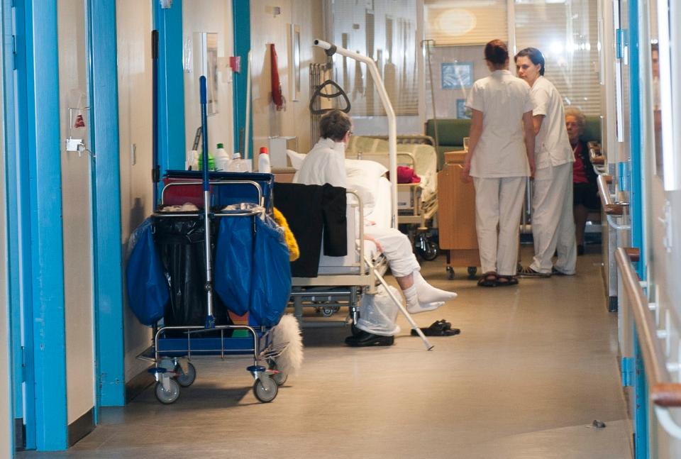 Kun tre måneder inde i året er der lagt op til en spareplan, som kan betyde, at flere patienter må affinde sig med en placering på gangen i stedet for på en sengestue, erkender sygehusledelse. <i>Arkivfoto: Diana Holm</i>