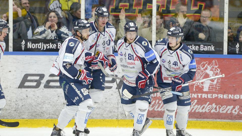 Mads Larsen med nummer 41 er tabt for Frederikshavn White Hawks. Foto: Michael Bygballe <i>Michael Bygballe</i>