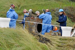 Teknikere undersøger resterne af Svinkløv Badehotel