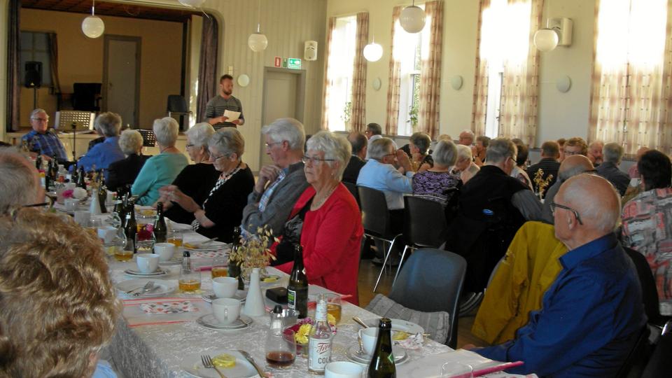 Byrådsmedlem Jeppe Ugilt Hansen holdt høsttalen i forbindelse med årets høstfest i Rørbæk- Grynderup-Stenild Pensionistforening. Privatfoto