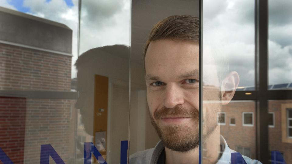 Svend Brinkmanns stemmer er både veloplagt og bevidst i denne undersøgelse af sorgen. Foto: Michael Bygballe <i>Michael Bygballe</i>