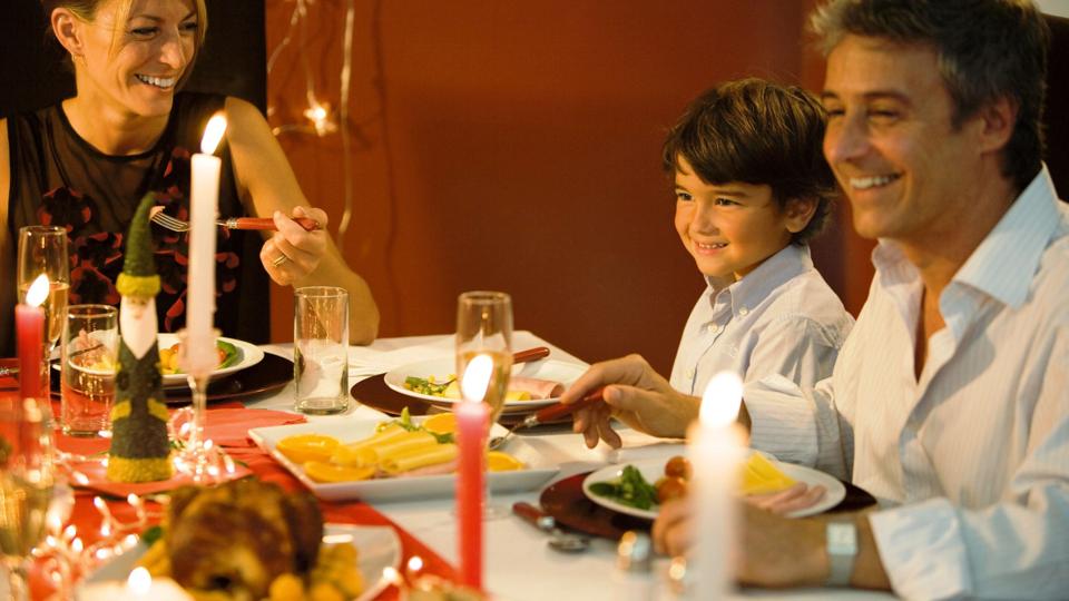 Konflikterne kan blandt andet opstå, fordi man har flere familieroller, og man skal både tage hensyn til sine forældres, søskendes, ægtefælles og børns behov. Foto: Colourbox