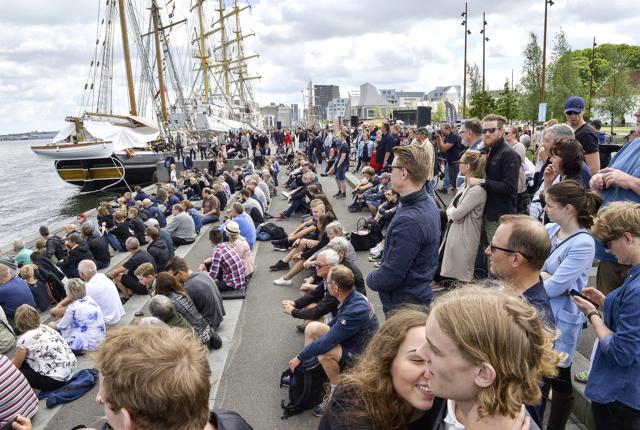 Aalborg Regatta - og ikke mindst de mange forskellige arrangementer - plejer at trække tusinder til havnefronten. Arkivfoto: Michael Koch