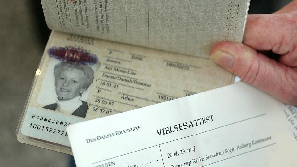 Pasbilleder hos Borgerservice eller hos fotohandleren. Næste år bliver der konkurrence på den service. Arkivfoto: Grete Dahl <i>Pressefotograf Grete Dahl</i>