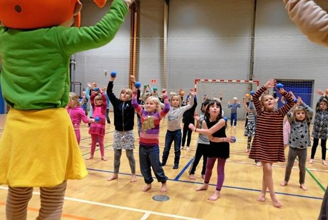 Målet er, at to tredjedele af Danmarks skolebørn vil få masser af motion i de tre sundhedsuger op til efterårsferien. Her er det et foto fra Sundhedsugerne i 2016.