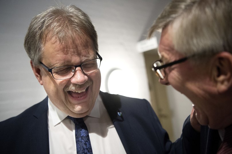Både Mogens Gade og Ole Stavad, der ikke genopstillede, var i vældigt humør. Foto: Lars Pauli