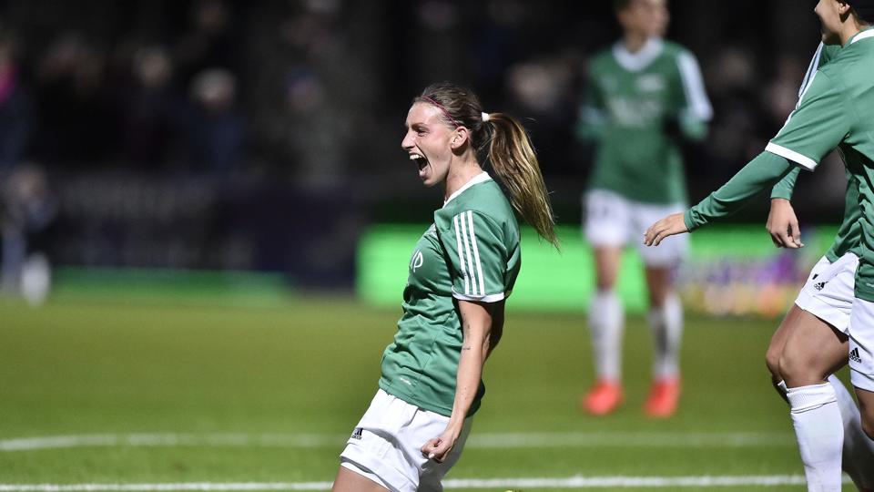 Camilla Kur kom ind fra bænken med en enormt vigtig scoring. Arkivfoto: Henrik Bo <i>Foto: Henrik Bo</i>