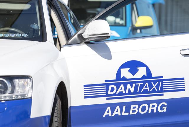 Taxi-selskabet Dantaxi 4x48 gør kunderne opmærksomme på, at der i Aalborg er forskellig prispolitik på særlige dage og i udvalgte tidsrum. Arkivfoto: Andreas Falck