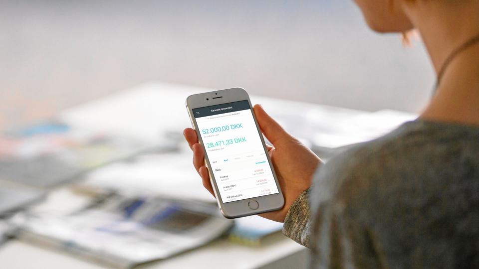 Medarbejderne kan selv gå ind i systemet via en app.Foto: Zenegy