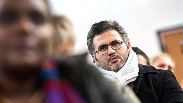 Alaaeddin Kattan flygtede til Danmark for tre år siden, og føler, at det er svært at blive accepteret i Danmark. Han har en universitetsuddannelse i økonomi og har søgt flere job. Men det har indtil nu været forgæves. <i>Laura Guldhammer</i>