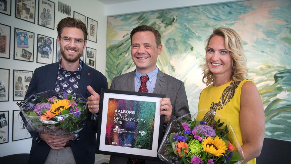 Gigantium i Aalborg var senest ramme om Dansk Melodi Grand Prix i 2015. Dengang vandt drengegruppen Anti Social Media. Her borgmester Thomas Kastrup-Larsen i selskab med årets værter. Foto: Torben Hansen
