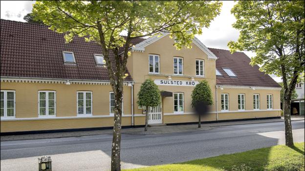 Sulsted Kro har i dag ikke à la carte, men muligvis på sigt: - Det kan være i form af en menu, der er valgt på forhånd, og så kan man købe sig ind til en fornuftig pris, siger Kent Stoltenborg.