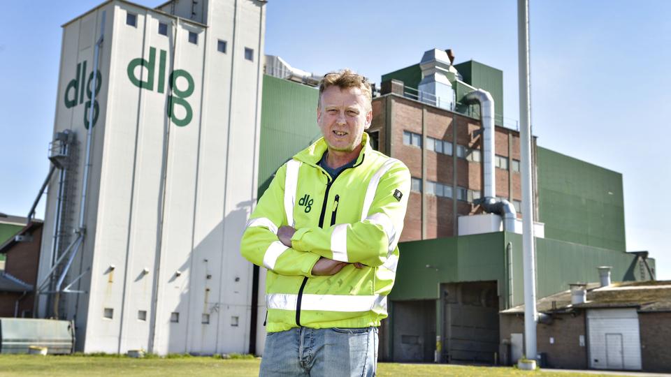 DLG's fabrik i Vrå. Fabrikschef Per Nielsen på billedet er i øjeblikket ikke på fabrikken, men arbejder hjemme. Arkivfoto