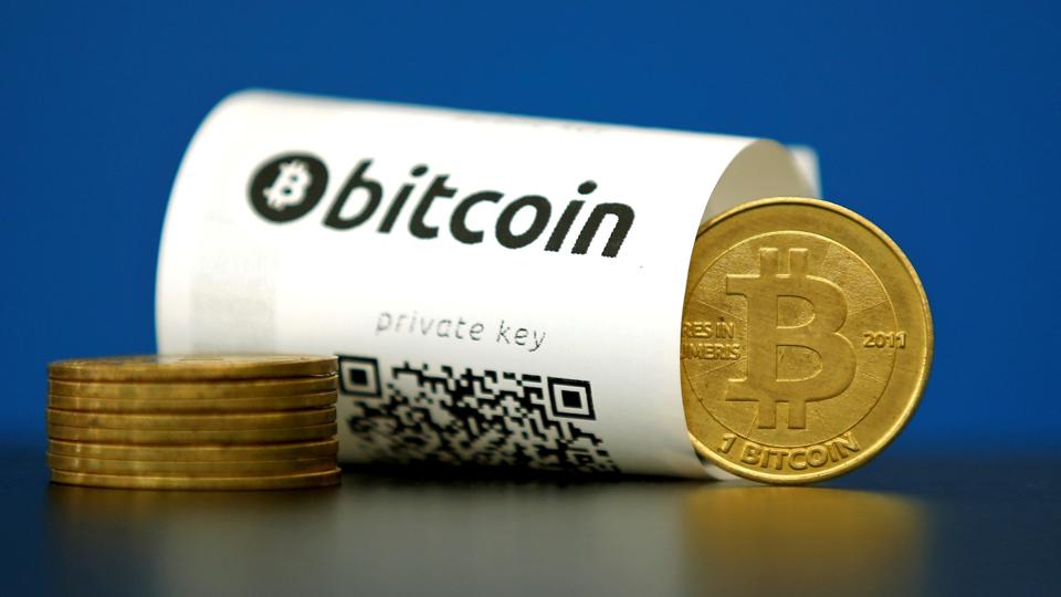 Værdien af bitcoin er tredoblet i løbet af det seneste år. Den digitale valuta kan handles på internettet. Arkivfoto Reuters/Benoit Tessier