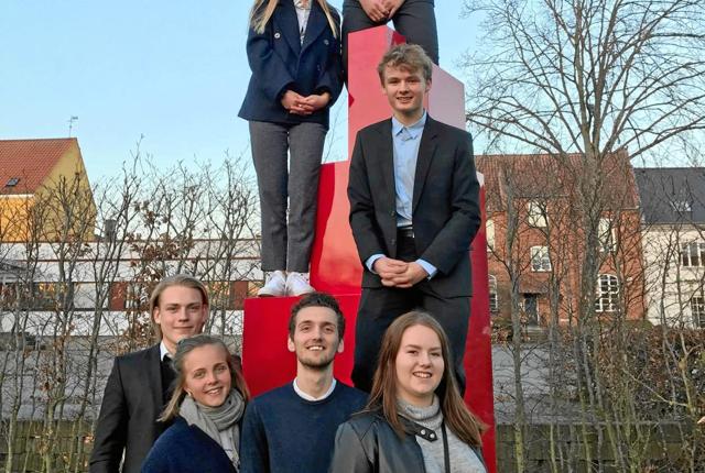 Den nye bestyrelse i Liberal Alliances Ungdoms Mariagerfjord fotograferet oven på generalforsamlingen for nylig. Privatfoto